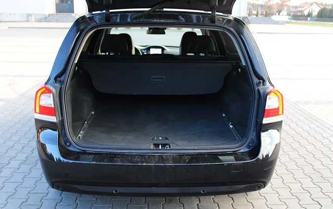 Volvo V70 cena 44900 przebieg: 229700, rok produkcji 2014 z Płońsk małe 232